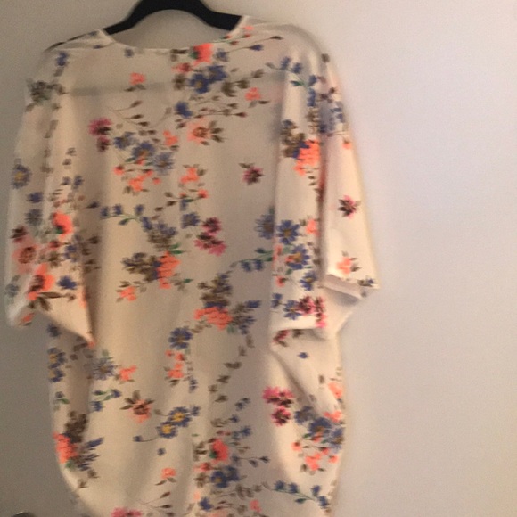 Floral Kimono - Picture 3 of 3